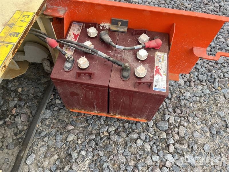 JLG 1230ES Vertical Mast Lift 垂直昇降型リフト