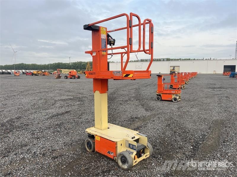 JLG 1230ES Vertical Mast Lift رافعات السارية الرأسية