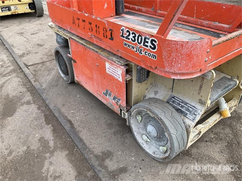 JLG 1230ES Vertical Mast Lift رافعات السارية الرأسية