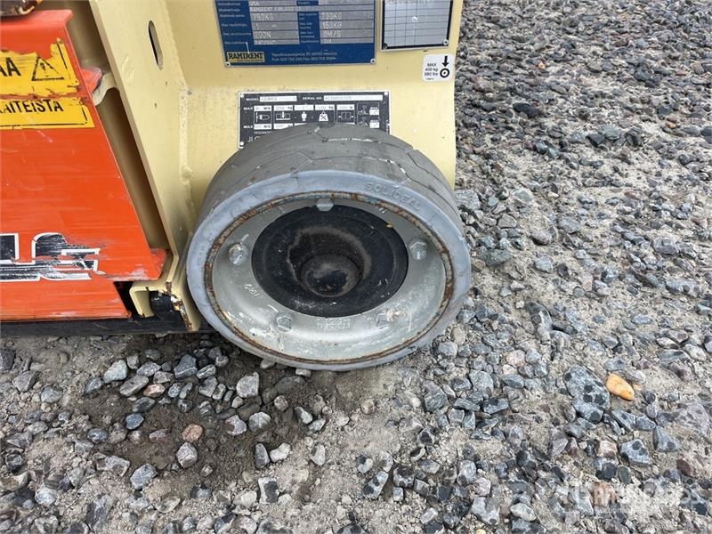 JLG 1230ES Vertical Mast Lift 垂直昇降型リフト