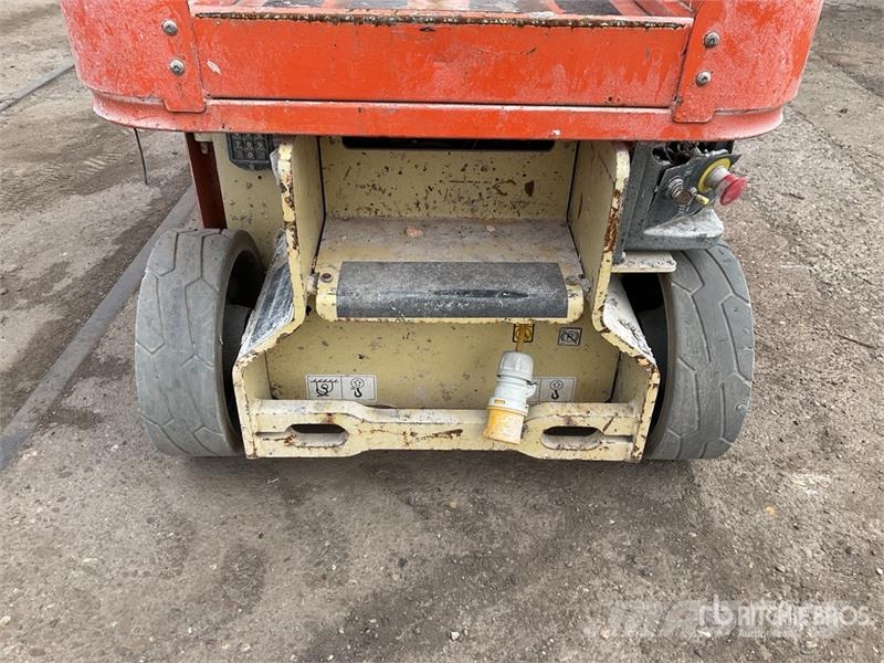 JLG 1230ES Vertical Mast Lift رافعات السارية الرأسية