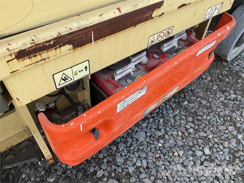 JLG 2030ES Electric Scissor Lift (Inoperable) Saksilavat