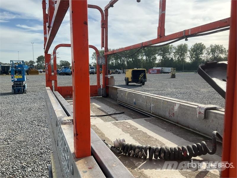 JLG 2030ES Electric Scissor Lift (Inoperable) Saksilavat