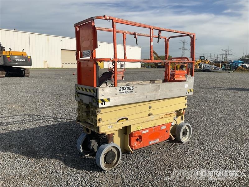 JLG 2030ES Electric Scissor Lift (Inoperable) Saksilavat