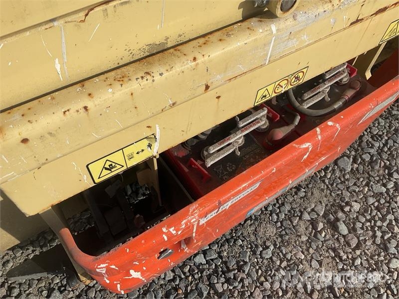 JLG 2030ES Electric Scissor Lift (Inoperable) Saksilavat
