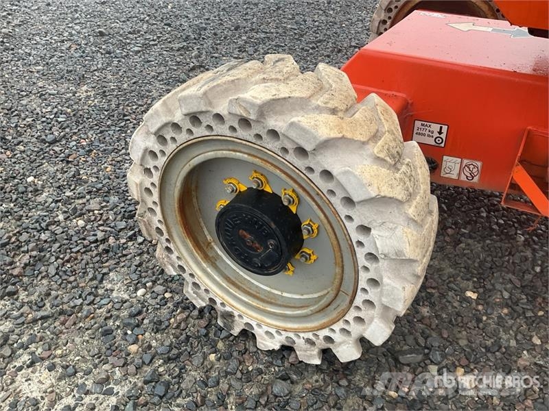 JLG 340AJ 4WD Diesel Articulating Boom Lift Karos emelők