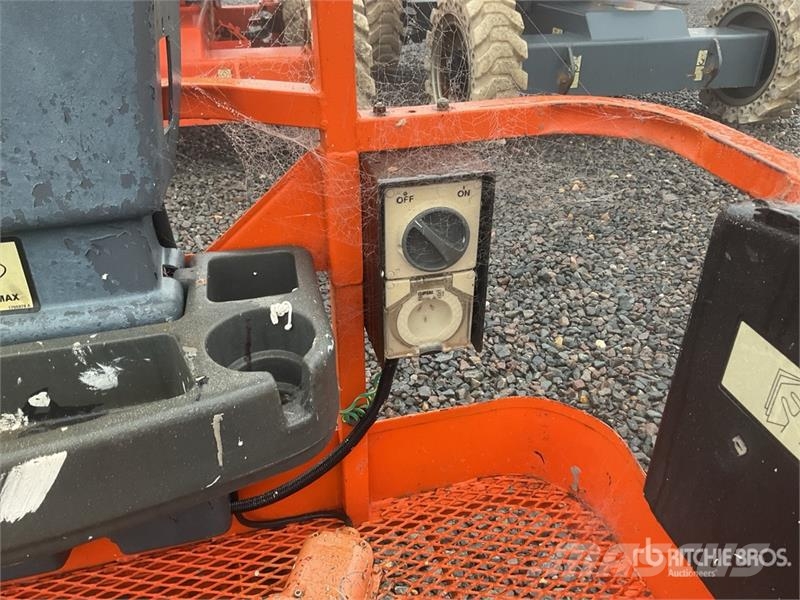 JLG 340AJ 4WD Diesel Articulating Boom Lift Karos emelők