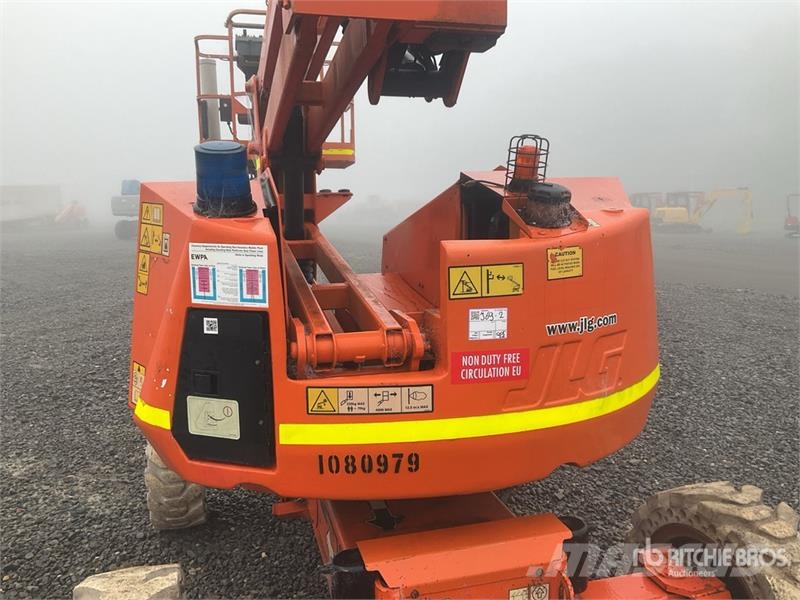 JLG 340AJ 4WD Diesel Articulating Boom Lift Karos emelők