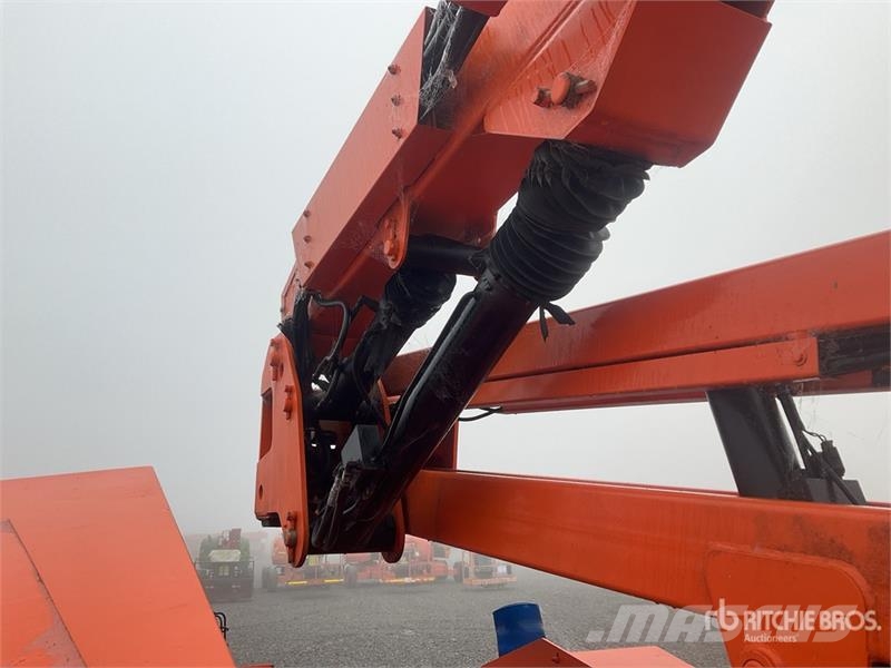JLG 340AJ 4WD Diesel Articulating Boom Lift Karos emelők