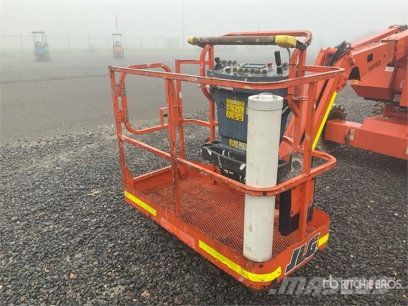 JLG 340AJ 4WD Diesel Articulating Boom Lift Karos emelők