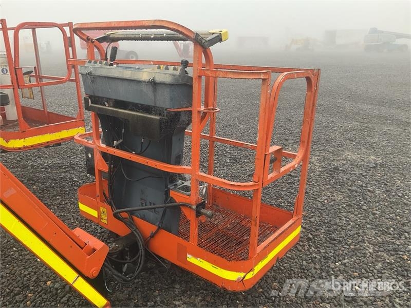 JLG 340AJ 4WD Diesel Articulating Boom Lift Karos emelők