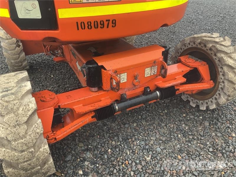 JLG 340AJ 4WD Diesel Articulating Boom Lift Karos emelők