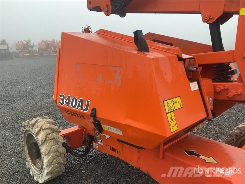 JLG 340AJ 4WD Diesel Articulating Boom Lift Karos emelők