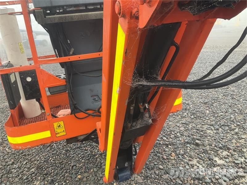 JLG 340AJ 4WD Diesel Articulating Boom Lift Karos emelők