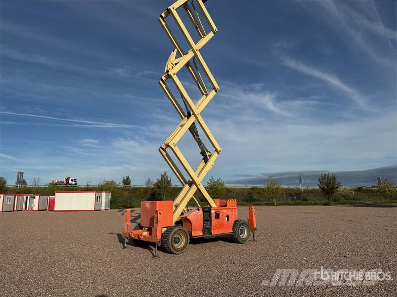 JLG 4394 RT 4x4 Diesel Nacelle Ciseau Scissor Lift 剪叉式升降机