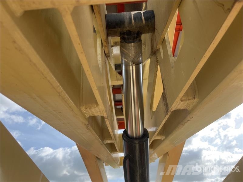 JLG 4394 RT 4x4 Diesel Scissor Lift Šķerveida pacēlāji