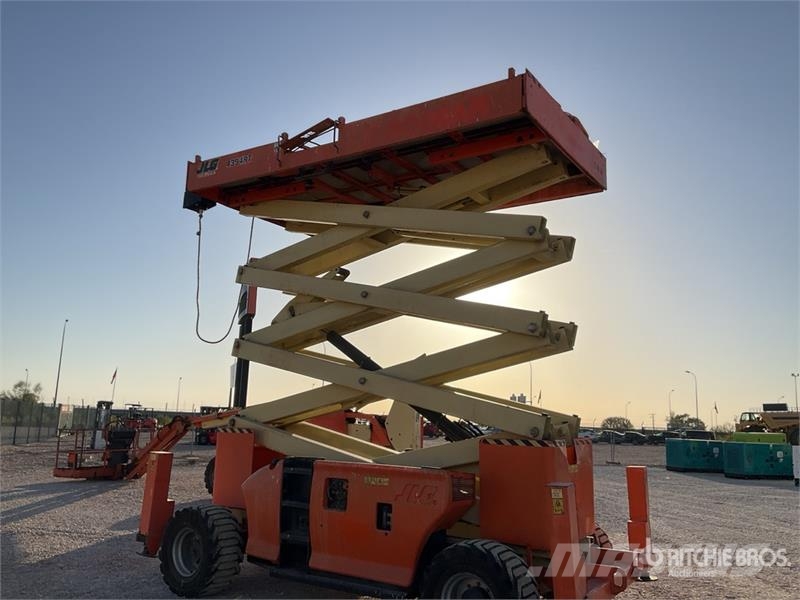 JLG 4394 RT 4x4 Diesel Scissor Lift 剪叉式升降机