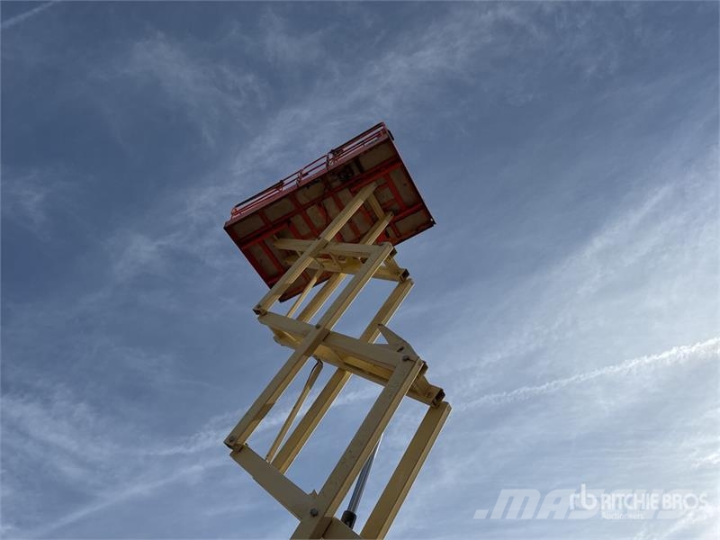 JLG 4394 RT 4x4 Diesel Nacelle Ciseau Scissor Lift 剪叉式升降机