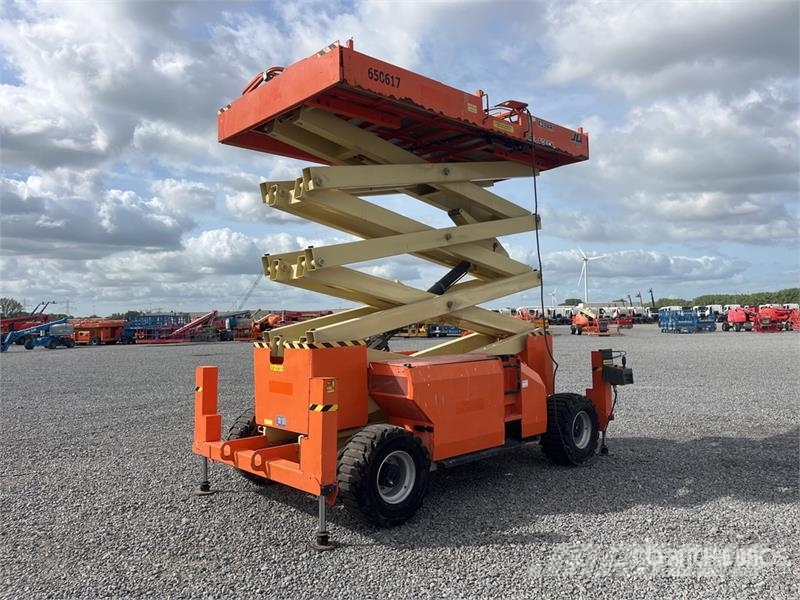 JLG 4394 RT 4x4 Diesel Scissor Lift Šķerveida pacēlāji
