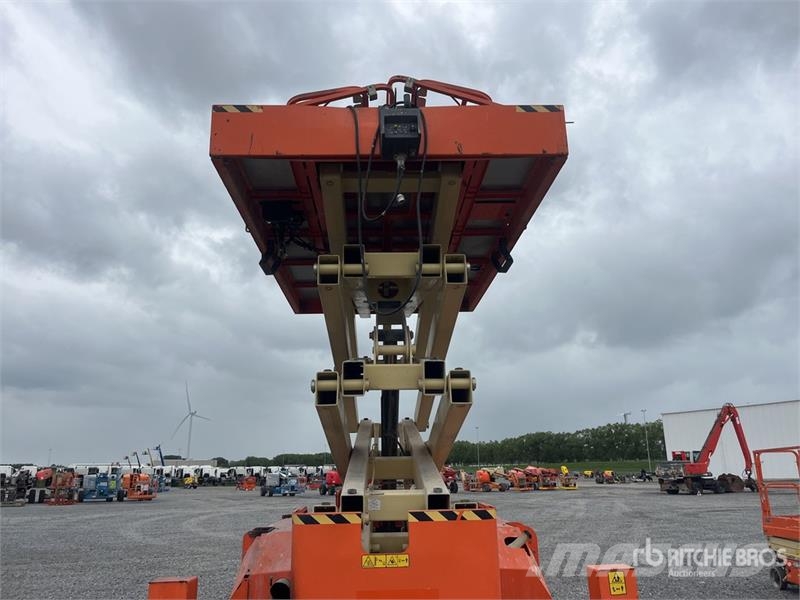 JLG 4394 RT 4x4 Diesel Scissor Lift Šķerveida pacēlāji