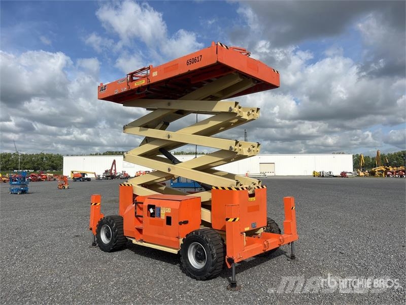 JLG 4394 RT 4x4 Diesel Scissor Lift Šķerveida pacēlāji