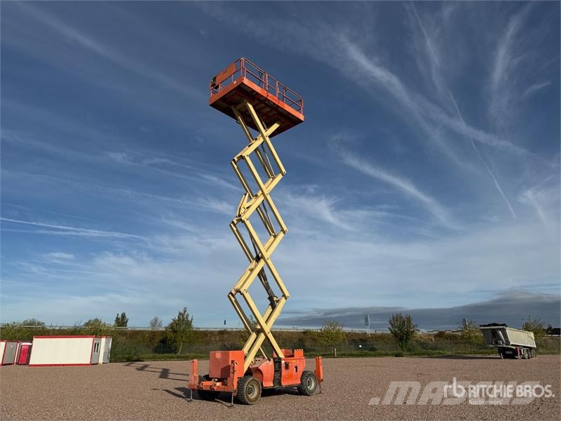 JLG 4394 RT 4x4 Diesel Nacelle Ciseau Scissor Lift 剪叉式升降机