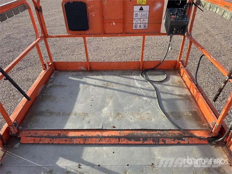 JLG 4394 RT 4x4 Diesel Nacelle Ciseau Scissor Lift 剪叉式升降机