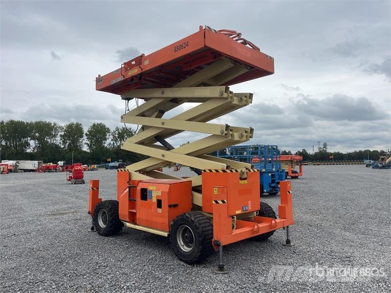 JLG 4394RT 4x4 Diesel Scissor Lift Scissor lifts