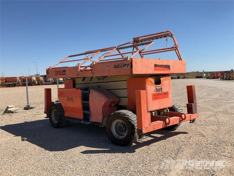 JLG 4394RT 4x4 Diesel Scissor Lift 剪叉式升降机