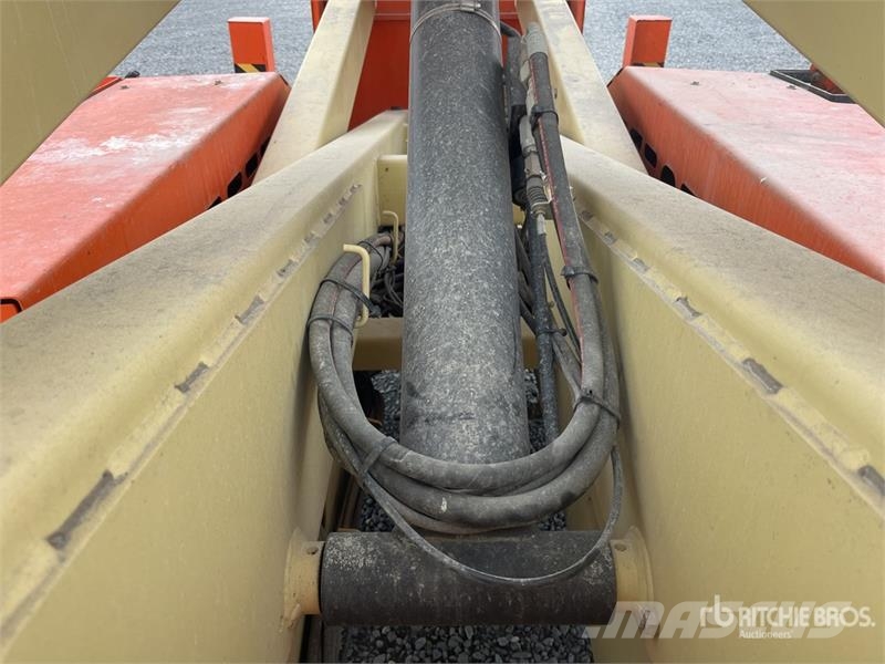 JLG 4394RT 4x4 Diesel Scissor Lift Scissor lifts