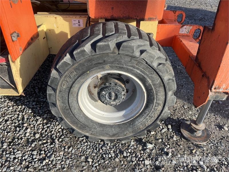 JLG 4394RT 4x4 Diesel Scissor Lift Scissor lifts