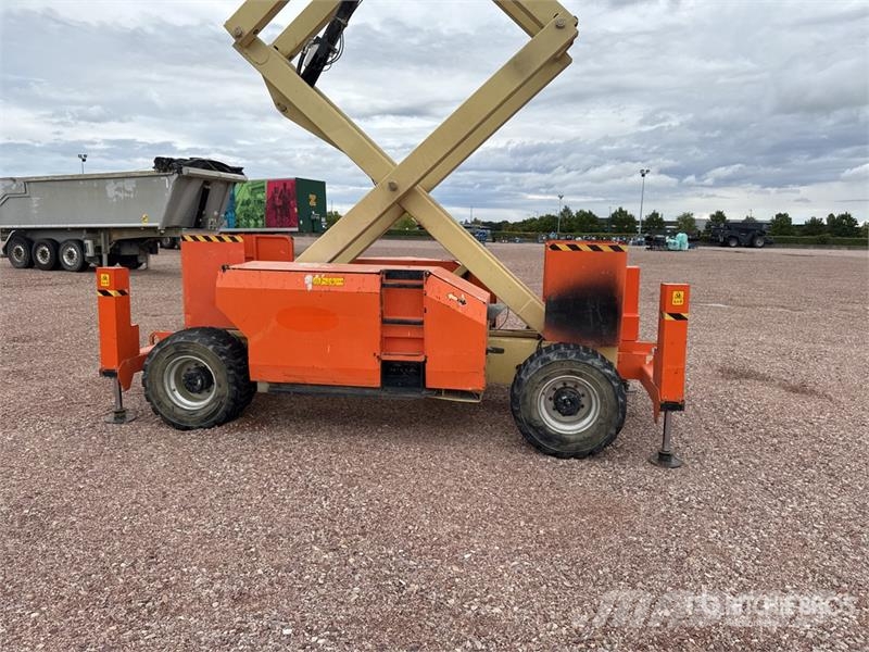 JLG 4394RT 4x4 Diesel Nacelle Ciseau Scissor Lift 剪叉式升降机