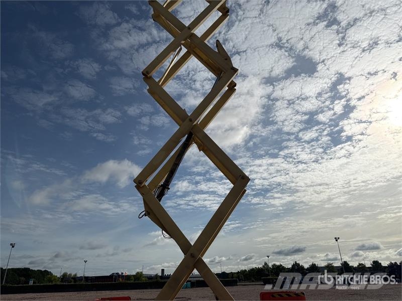 JLG 4394RT 4x4 Diesel Nacelle Ciseau Scissor Lift Scissor lifts