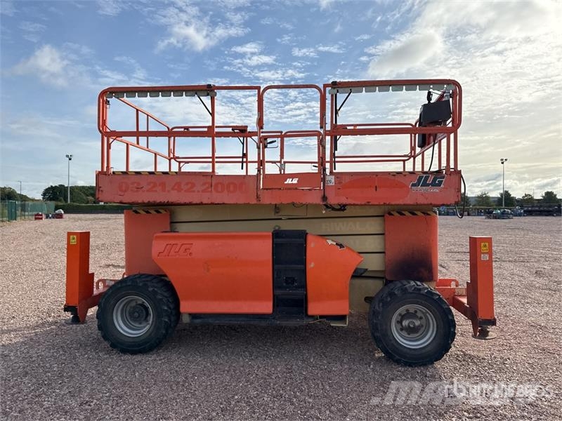JLG 4394RT 4x4 Diesel Nacelle Ciseau Scissor Lift Scissor lifts