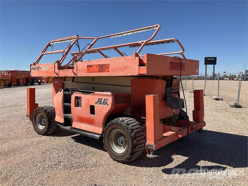 JLG 4394RT 4x4 Diesel Scissor Lift 剪叉式升降机