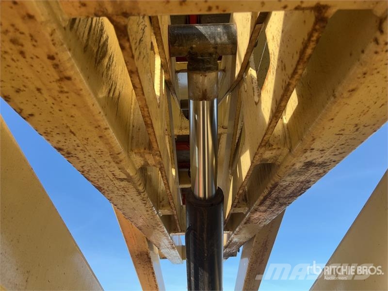 JLG 4394RT 4x4 Diesel Scissor Lift Scissor lifts