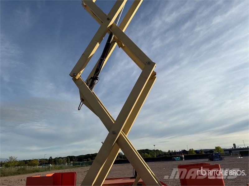 JLG 4394RT 4x4 Diesel Nacelle Ciseau Scissor Lift Scissor lifts