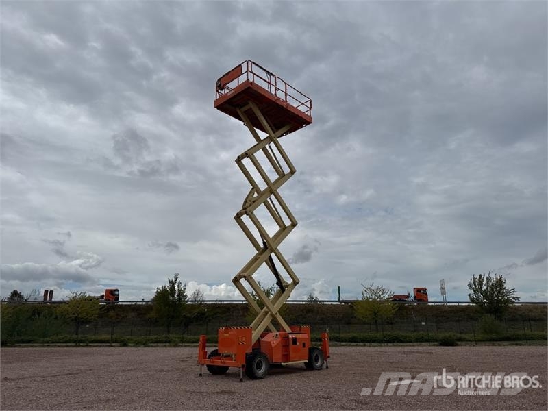JLG 4394RT 4x4 Diesel Nacelle Ciseau Scissor Lift 剪叉式升降机