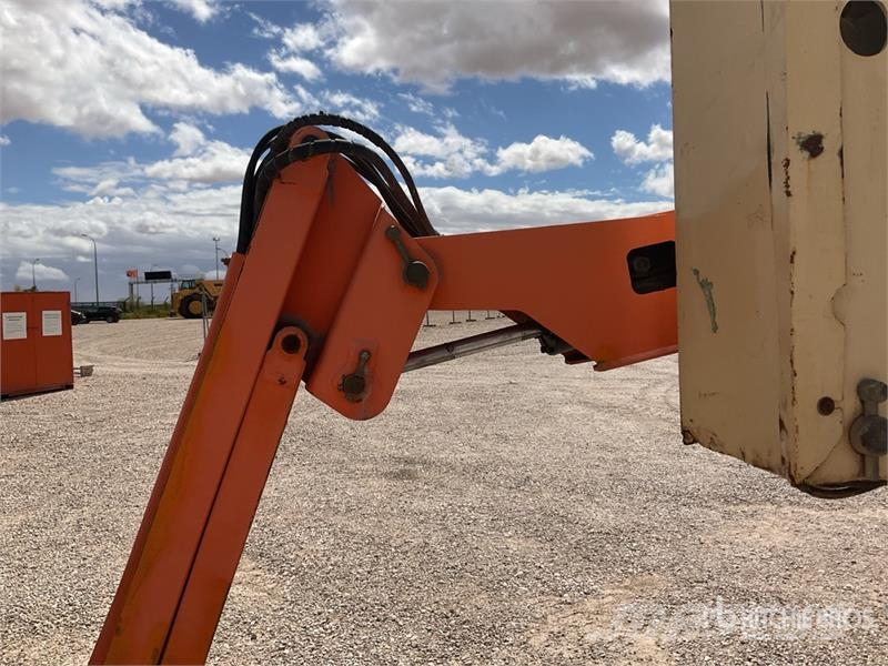 JLG 450AJ 4WD Diesel Articulating Boom Lift Knikarmhoogwerkers