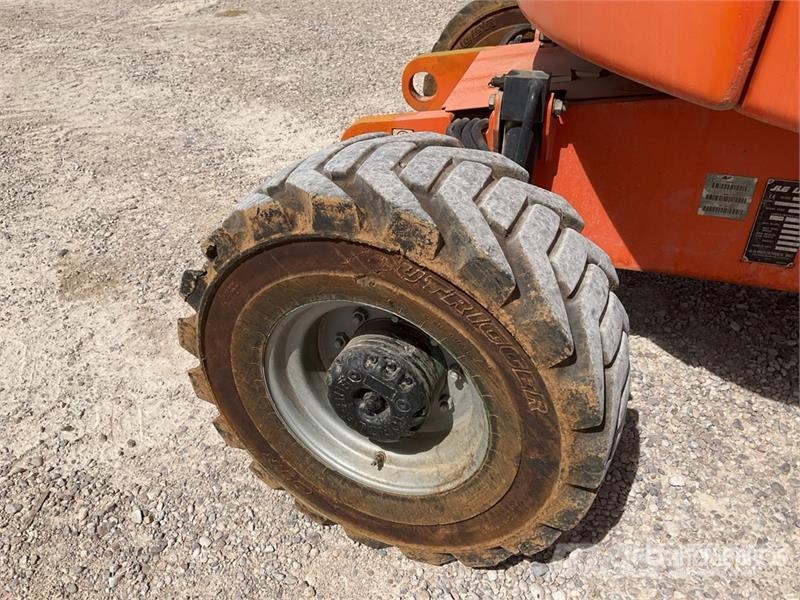 JLG 450AJ 4WD Diesel Articulating Boom Lift Knikarmhoogwerkers