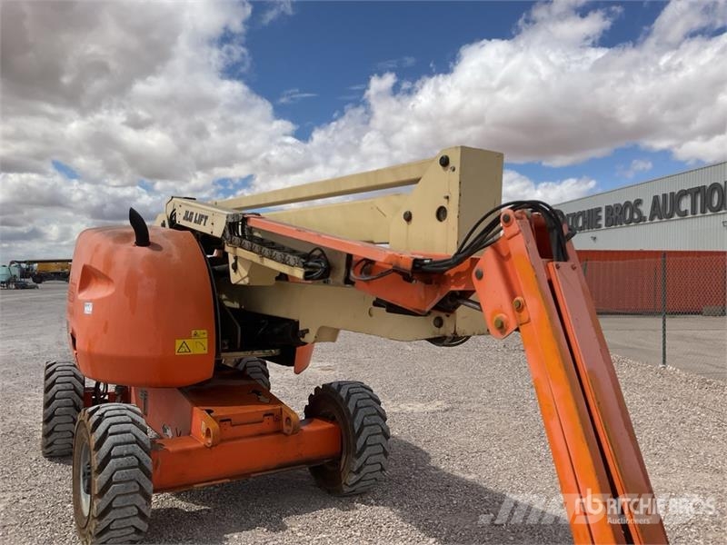 JLG 450AJ 4WD Diesel Articulating Boom Lift Knikarmhoogwerkers
