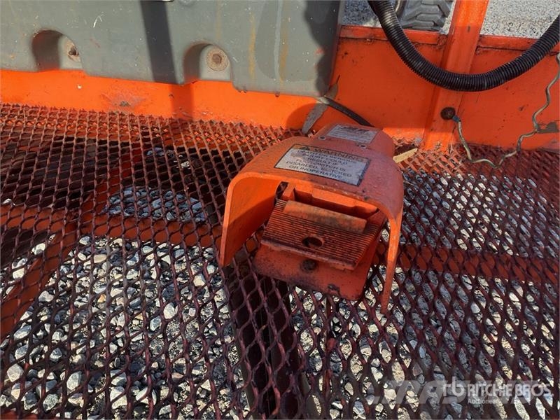 JLG 450AJ 4WD Diesel Articulating Boom Lift (Inoperabl Kuukulkijat