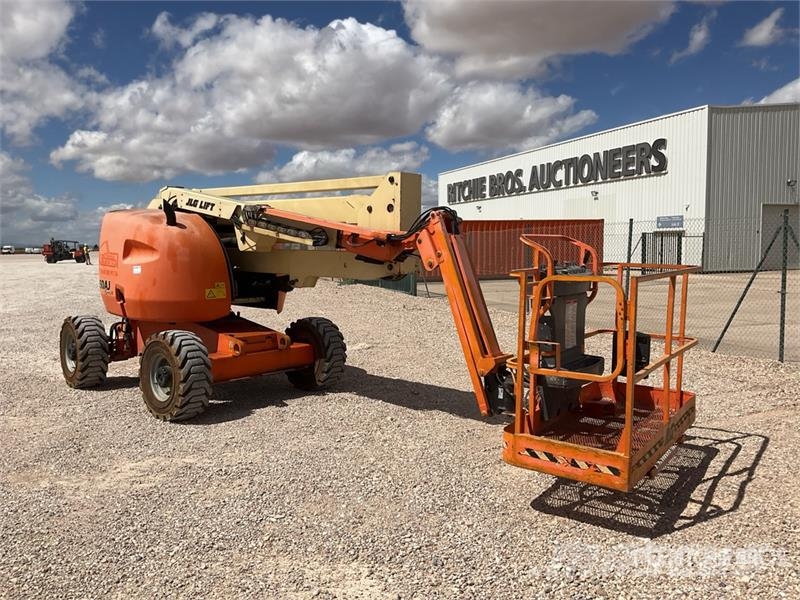 JLG 450AJ 4WD Diesel Articulating Boom Lift Knikarmhoogwerkers