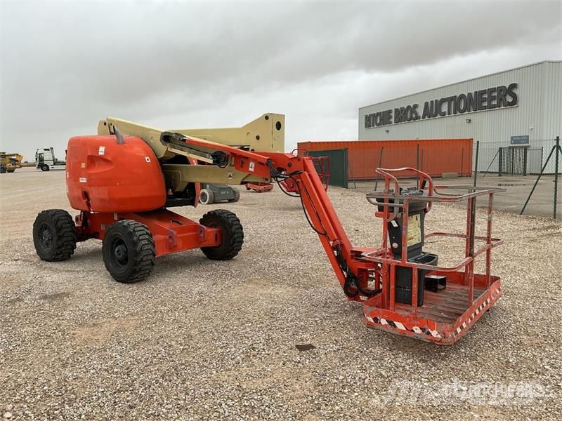 JLG 450AJ 4WD Diesel Articulating Boom Lift ブームリフト 屈伸型