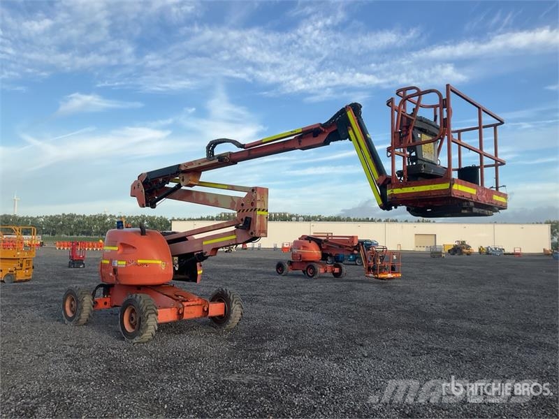 JLG 450AJ 4WD Diesel Articulating Boom Lift Knikarmhoogwerkers