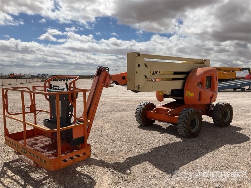 JLG 450AJ 4WD Diesel Articulating Boom Lift Knikarmhoogwerkers