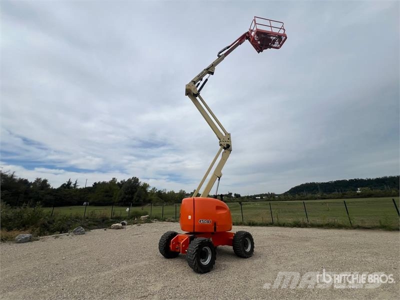 JLG 450AJ 4WD Diesel Nacelle Articulee Articulating Bo رافعات سلة مفصلية