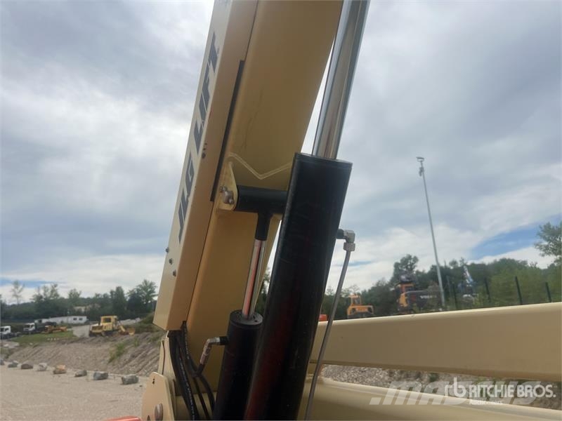JLG 450AJ 4WD Diesel Nacelle Articulee Articulating Bo رافعات سلة مفصلية