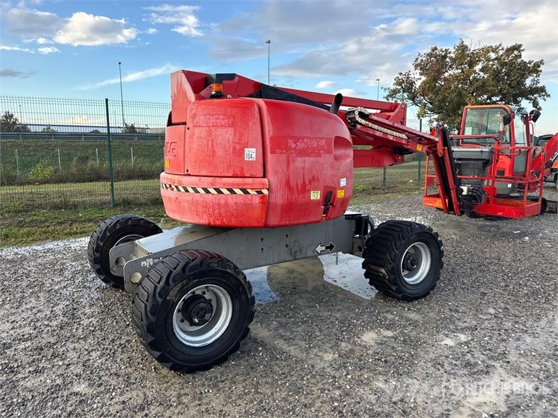 JLG 450AJ Diesel Articulating Boom Lift (Inoperable) Nacele cu brat articulat