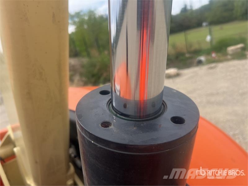 JLG 450AJ Series II 4WD Diesel Nacelle Articulee Artic Kloubové plošiny